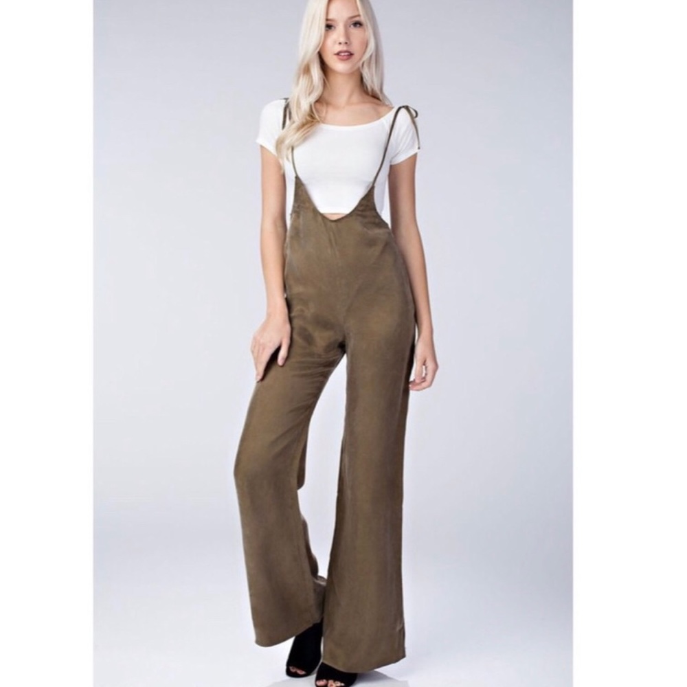 💛 Spaghetti Strap Olive Overalls - Picture 2 of 6